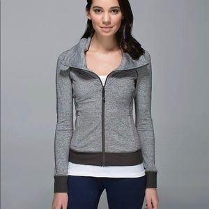 Lululemon Be Present Jacket Size 8 Heathered Gray Wren W4G39S Zip Funnel Collar